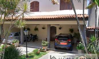 Imagem 2: Casa de condomínio para venda possui 369 metros quadrados com 5 quartos