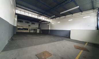 Imagem 3: Galpão/Depósito/Armazém para aluguel possui 400 metros quadrados com 3 quartos