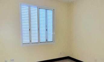 Imagem 6: Apartamento 2 dormitórios localizado na melhor rua, a mais arborizada da Capital próximo a