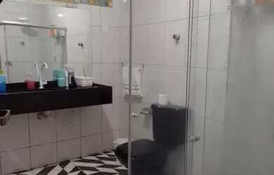 Imagem 5: Casa para venda possui 280 metros quadrados com 4 quartos em Prado - Recife - PE