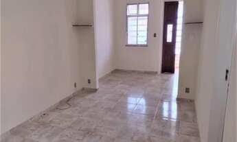 Imagem 2: Corretor Álvaro Vidal vende! Colado ao Campo de São Cristóvão! Casa Linear de V