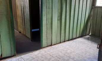 Imagem 5: Aluga-se uma casa de madeira não paga luz nem água