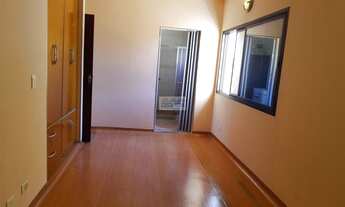 Imagem 5: Sobrado com 419 m², 5 quartos, 3 suítes, 4 vagas, galpão, varanda - Aceita Permuta - Metrô