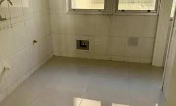 Imagem 7: Apto amplo 03 dormitórios, 01 bwc, sala ampla, cozinha e área de serviço. Prédio sem eleva