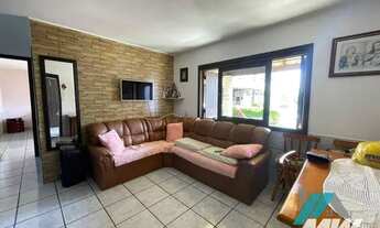 Imagem 4: Casa com piscina no centro de Imbé