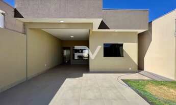 Imagem: Linda casa com quintal à venda no bairro