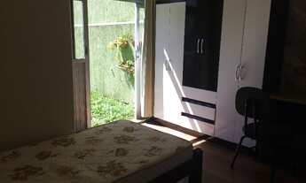 Imagem: Quarto feminino individual a uma quadra