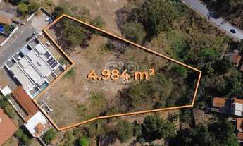 Imagem: Terreno com mais de 4500 metros quadrados