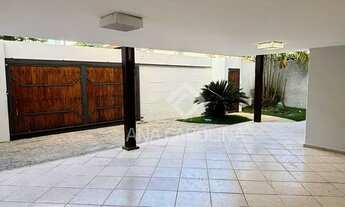 Imagem 4: Casa Espaçosa com 5 Quartos à Venda no Bairro Todos os Santos