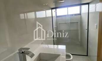 Imagem 6: Casa em condomínio fechado para venda tem 220 m2s com 3 suítes, acabamento de alto padrão