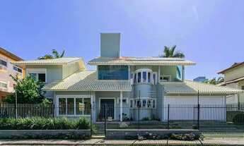 Imagem 2: Casa à venda com 3 quartos sendo 1 suíte, 365 m² construído, 480 m² de terreno por R$ 2.89