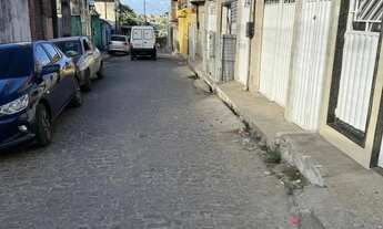 Imagem 3: Sobrado para venda possui 150 metros quadrados com 5 quartos