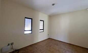 Imagem 5: Imóvel para aluguel possui 70 metros quadrados com 2 quartos em Residencial Alvorada - Tat