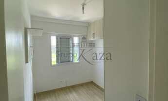 Imagem 5: Apartamento a venda Vila Tatetuba 2 dormitórios, sacada com sol da manhã, vista livre e 1