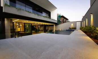 Imagem 5: Mansão recém entregue / 4 suítes / área gourmet / piscina