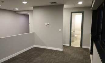 Imagem 5: Sala/Conjunto para aluguel tem 52 m2<br>com 2 banheiros e uma vaga , linda vista