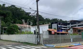 Imagem: Casa de esquina no cabo branco, beira-mar