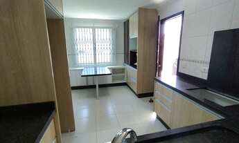 Imagem 7: Sobrado lindo 4 quartos sendo 02 suítes sendo que uma fica no ático no Xaxim - Curitiba