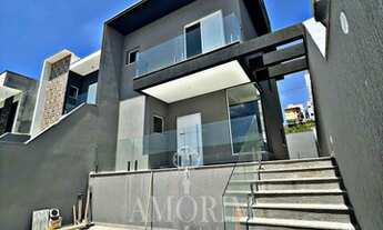 Imagem: Sobrado com Piscina Oportunidade com 3 dormitórios