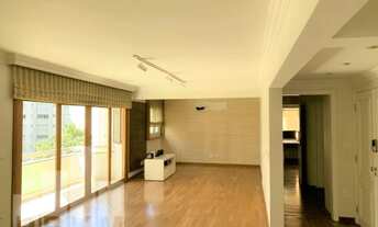 Imagem 3: Itaim Bibi - Excelente apartamento todo reformado. Três suítes e três vagas. 198 m² úteis