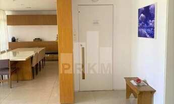 Imagem 6: Itaim Bibi - Apartamento com reforma de revista, espaçoso, arejado, 227 m² úteis. Duas vag