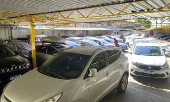 Imagem 5: Estacionamento e lava rápido