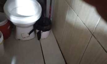 Imagem: Vendo quarto com banheiro 8 mil