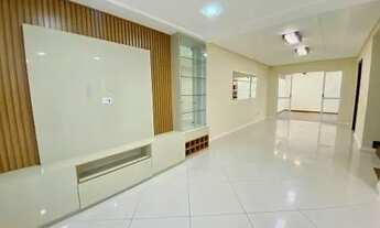 Imagem 4: Sobrado para aluguel possui 234 metros quadrados com 3 quartos em Santo Inácio - Curitiba