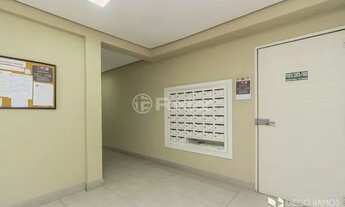 Imagem 4: Apartamento para venda possui 64 metros quadrados com 2 quartos em Santana - Porto Alegre