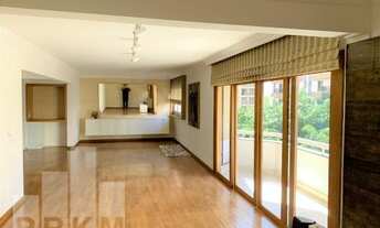 Imagem 4: Itaim Bibi - Excelente apartamento todo reformado. Três suítes e três vagas. 198 m² úteis