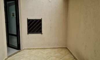 Imagem 6: Apartamento térreo, dois quintais, prédio baixo, bairro Santa Maria