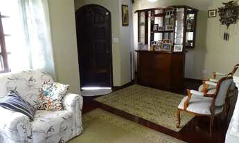 Imagem 2: Aluga se Excelente Sobrado Tripléx Mobiliado no Água Verde. Comercial e Residencial