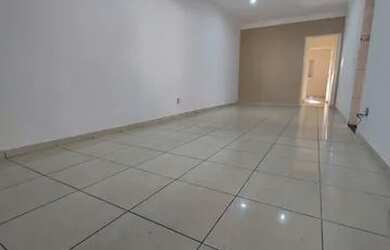 Imagem 2: Casa térrea ampla para locação com 03 dormitórios, uma suíte, excelente localização