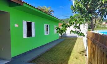 Imagem 4: Linda casa com 3 quartos - Terreno amplo - Garagem - Churrasqueira