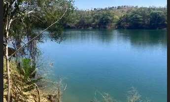 Imagem: Rancho no Rio Curumba