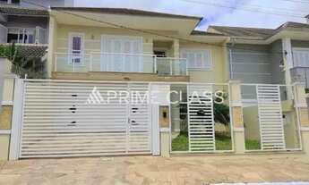 Imagem: Casa com 4 Quartos e 3 banheiros para Alugar