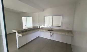 Imagem 4: Casa em condomínio com 4 suítes disponível para locação no bairro Bosque dos Buritis em Ub