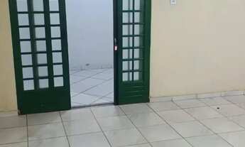 Imagem: CASA SETOR UNIÃO COM 3 QUARTOS VARANDA