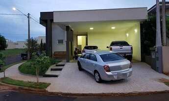 Imagem 2: Casa de condomínio para venda possui 200 metros quadrados com 3 quartos