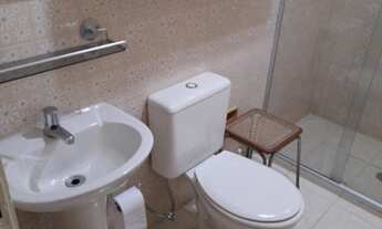 Imagem 7: Alugo Apto 56 ms cozinha com moveis e dormis com armários e banheiro completo