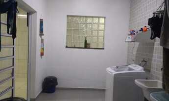 Imagem 7: Sobrado para venda possui 300 metros quadrados com 2 quartos em Centro - Biritiba-Mirim