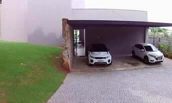 Imagem 4: Casa de condomínio para venda tem 530 metros quadrados com 5 quartos