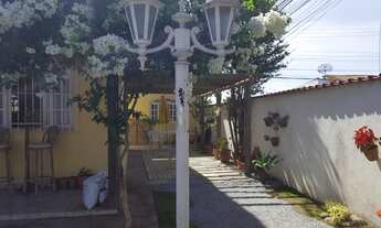 Imagem 5: Ampla casa independente de esquina, residencial ou comercial, ao lado de amplo comércio