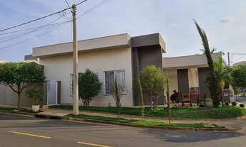 Imagem 3: Casa de condomínio para venda possui 200 metros quadrados com 3 quartos