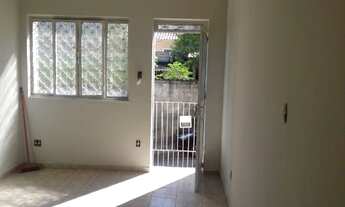 Imagem 2: Apartamento Térreo de Esquina Frente de Rua 2 Quartos na Alberto Teixeira da Cunha Ac Cart