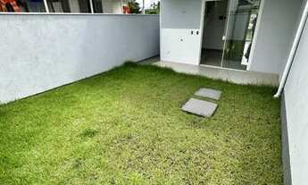 Imagem 6: Sobrado grande com garagem coberta