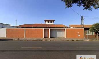 Imagem: Casa com 4 Dormitórios para alugar, 200