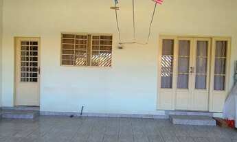 Imagem 2: Vende-se Casa de 3 Quartos Qnn40 Guariroba