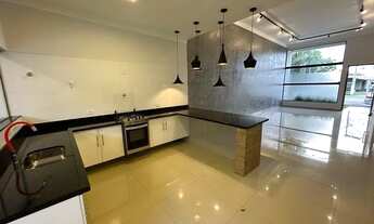 Imagem 4: Casa de condomínio térrea para aluguel tem 160 metros quadrados com 3 quartos