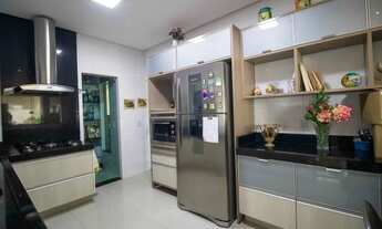 Imagem 7: Casa de condomínio sobrado para venda possui 376 metros quadrados com 4 quartos